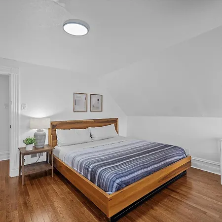 Shadyside, Central 3B Modern And Stylish Private Bedroom With Shared Bathroom And Free Parking