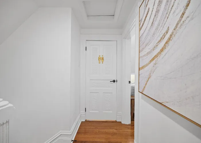 Shadyside, 3b Modern And Stylish Private Bedroom With Shared Bathroom And Free Parking *