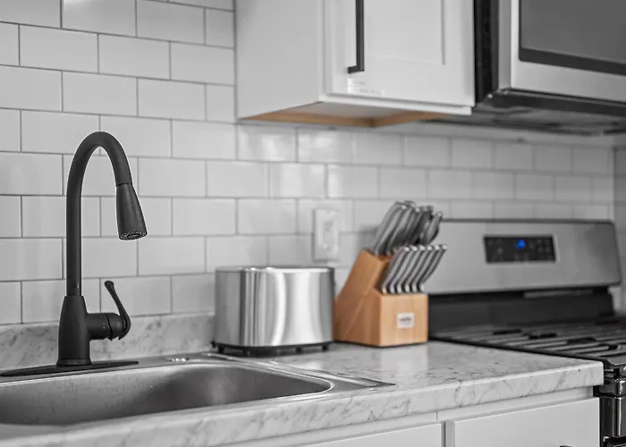 Shadyside, 3b Modern And Stylish Private Bedroom With Shared Bathroom And Free Parking * Pittsburgh