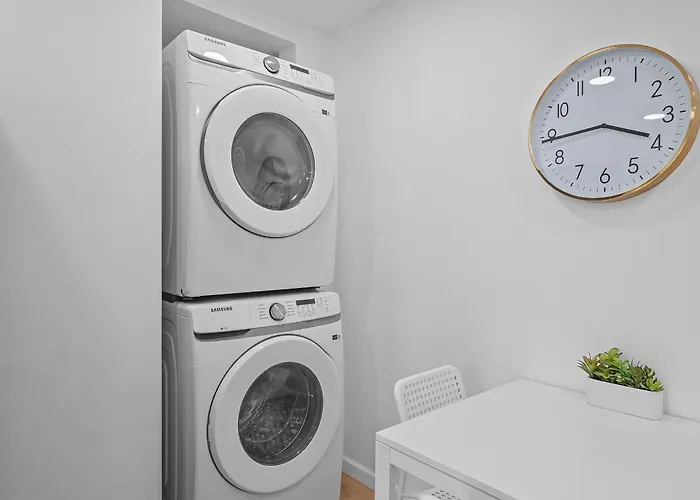 Homestay Shadyside, 3b Modern And Stylish Private Bedroom With Shared Bathroom And Free Parking Pittsburgh
